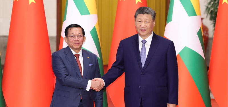 习近平同缅甸总统敏昂莱会谈